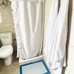 Sunny Central One-bedroom טיראנה
