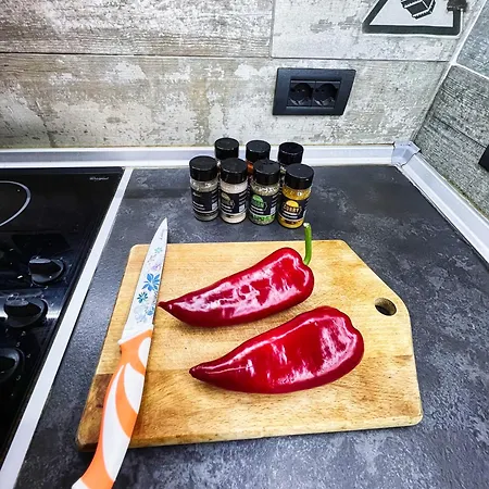 Sunny Central One-bedroom Апартаменты Тирана